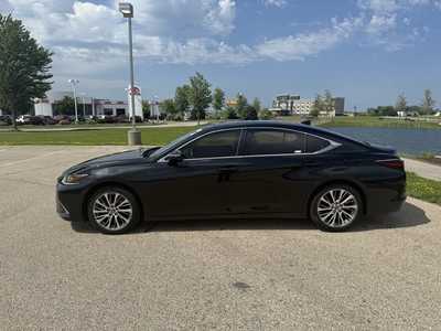 2020 Lexus ES Series, $29995. Photo 2