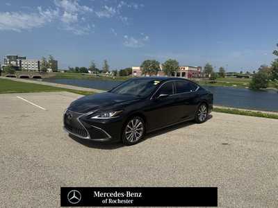2020 Lexus ES Series, $29995. Photo 1