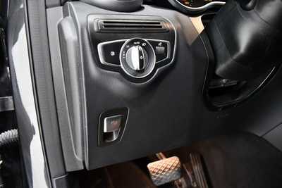 2022 Mercedes-Benz GLC-Class, $28995. Photo 8