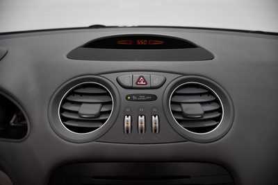 2008 Mercedes-Benz SL-Class, $42995. Photo 12