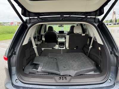 2021 Lincoln Aviator, $43995. Photo 11