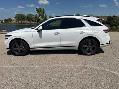 2024 Genesis GV70, $46495. Photo 8