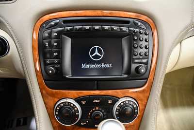 2003 Mercedes-Benz SL-Class, $17995. Photo 12