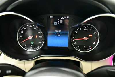 2022 Mercedes-Benz GLC-Class, $36995. Photo 10