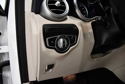 2022 Mercedes-Benz GLC-Class, $36995. Photo 9