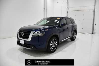 2022 Nissan Pathfinder, $31495. Photo 1