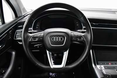 2022 Audi Q7, $35695. Photo 8