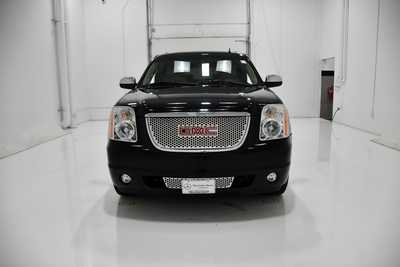 2013 GMC Yukon XL, $12995. Photo 2
