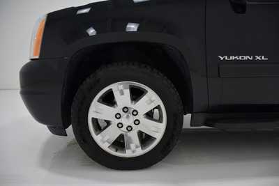 2013 GMC Yukon XL, $12995. Photo 6