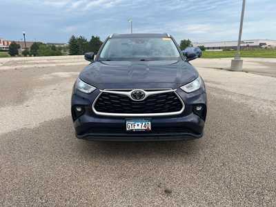 2021 Toyota Highlander, $36495. Photo 2