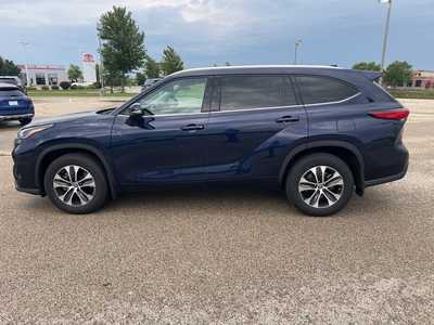2021 Toyota Highlander, $36495. Photo 8