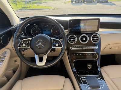 2020 Mercedes-Benz GLC-Class, $21500. Photo 6