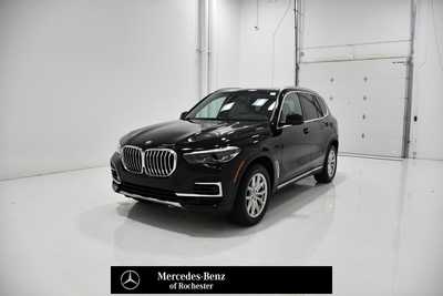2022 BMW X5, $45995. Photo 1