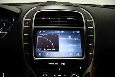 2020 Lincoln Nautilus, $21495. Photo 11