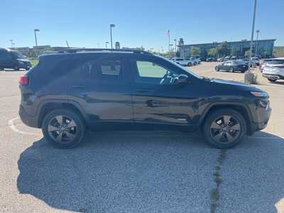 2017 Jeep Cherokee, $14995. Photo 4