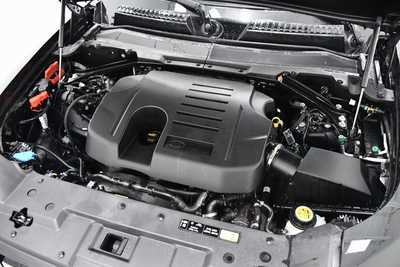 2024 Land Rover Defender, $62995. Photo 5