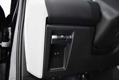 2024 Land Rover Defender, $62995. Photo 9