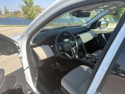 2024 Land Rover Discovery, $38495. Photo 5