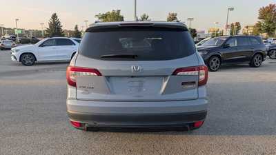 2022 Honda Pilot, $35495. Photo 6