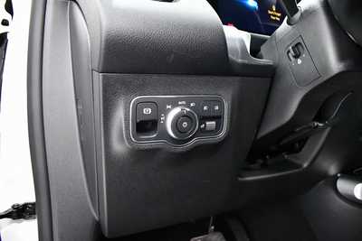 2022 Mercedes-Benz GLB-Class, $30795. Photo 9