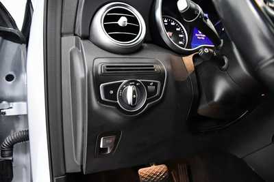 2021 Mercedes-Benz GLC-Class, $23795. Photo 9