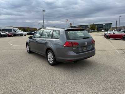 2017 Volkswagen Golf, $13495. Photo 4