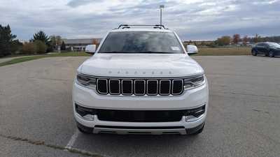 2022 Jeep Wagoneer, $41995. Photo 2