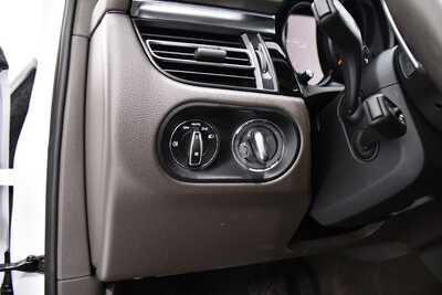 2021 Porsche Macan, $37245. Photo 11