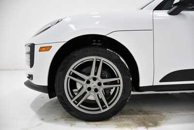 2021 Porsche Macan, $37245. Photo 7