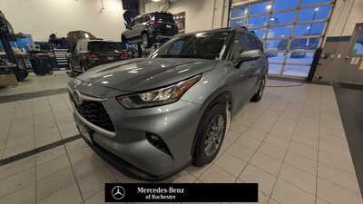 2020 Toyota Highlander, $32795. Photo 1