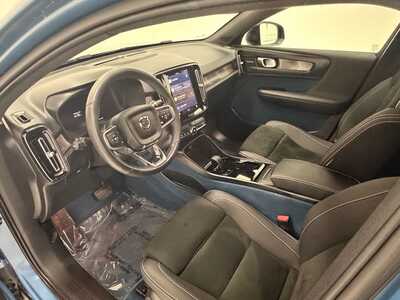 2023 Volvo C40 EV, $18995. Photo 7