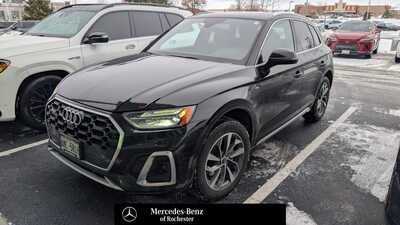 2022 Audi Q5, $25000. Photo 1