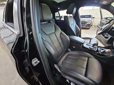 2023 BMW X4, $40000. Photo 4