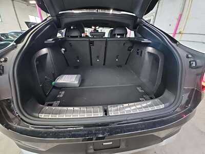 2023 BMW X4, $40000. Photo 6