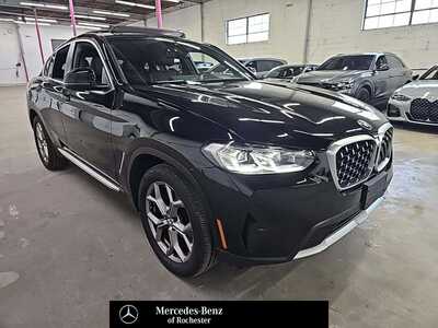 2023 BMW X4, $40000. Photo 1