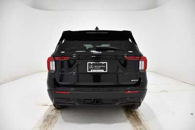 2025 Ford Explorer, $40000. Photo 4