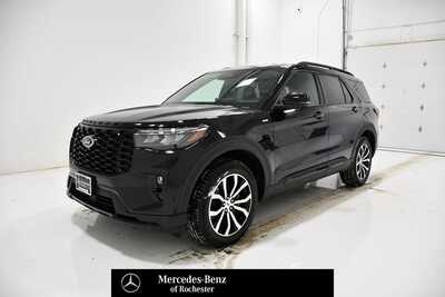 2025 Ford Explorer, $40000. Photo 1
