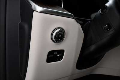 2026 Mercedes-Benz GLC-Class, $57520. Photo 9