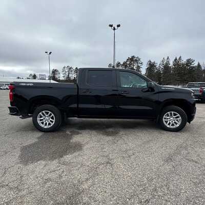 2021 Chevrolet 1500 Crew Cab, $31795. Photo 3