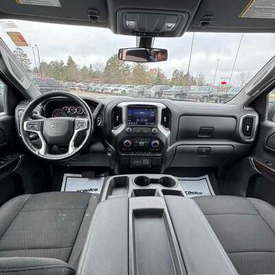 2021 Chevrolet 1500 Crew Cab, $31795. Photo 6