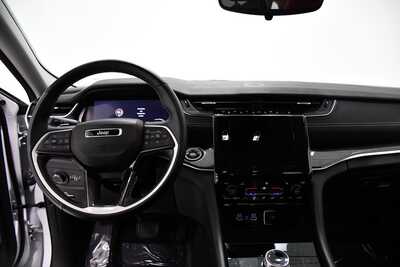 2022 Jeep Grand Cherokee, $26495. Photo 8