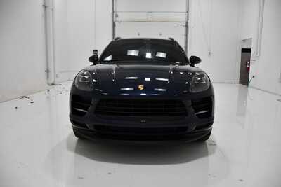 2021 Porsche Macan, $35000. Photo 2