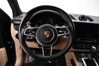 2021 Porsche Macan, $35000. Photo 9