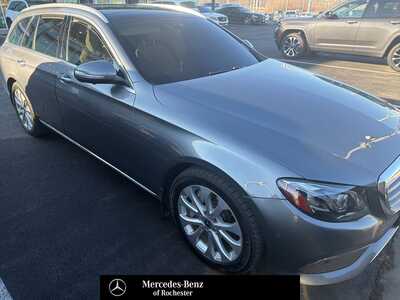 2019 Mercedes-Benz E-Class, $28995. Photo 1