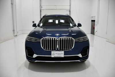 2022 BMW X7, $41000. Photo 2