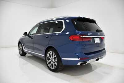 2022 BMW X7, $41000. Photo 3