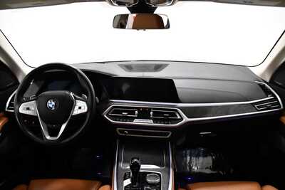 2022 BMW X7, $41000. Photo 8