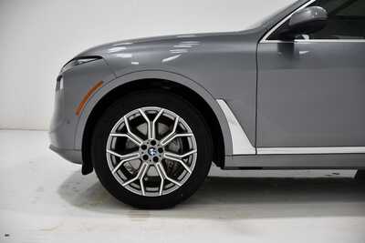 2024 BMW X7, $64695. Photo 7