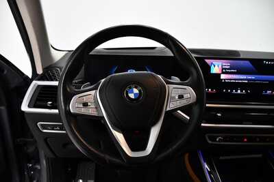2024 BMW X7, $64695. Photo 9