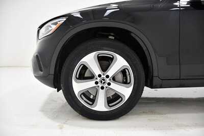 2022 Mercedes-Benz GLC-Class, $32995. Photo 7